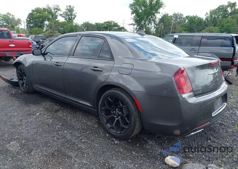 2015 Chrysler 300 300S z USA, uszkodzony, nr VIN 2C3CCABG5FH833029